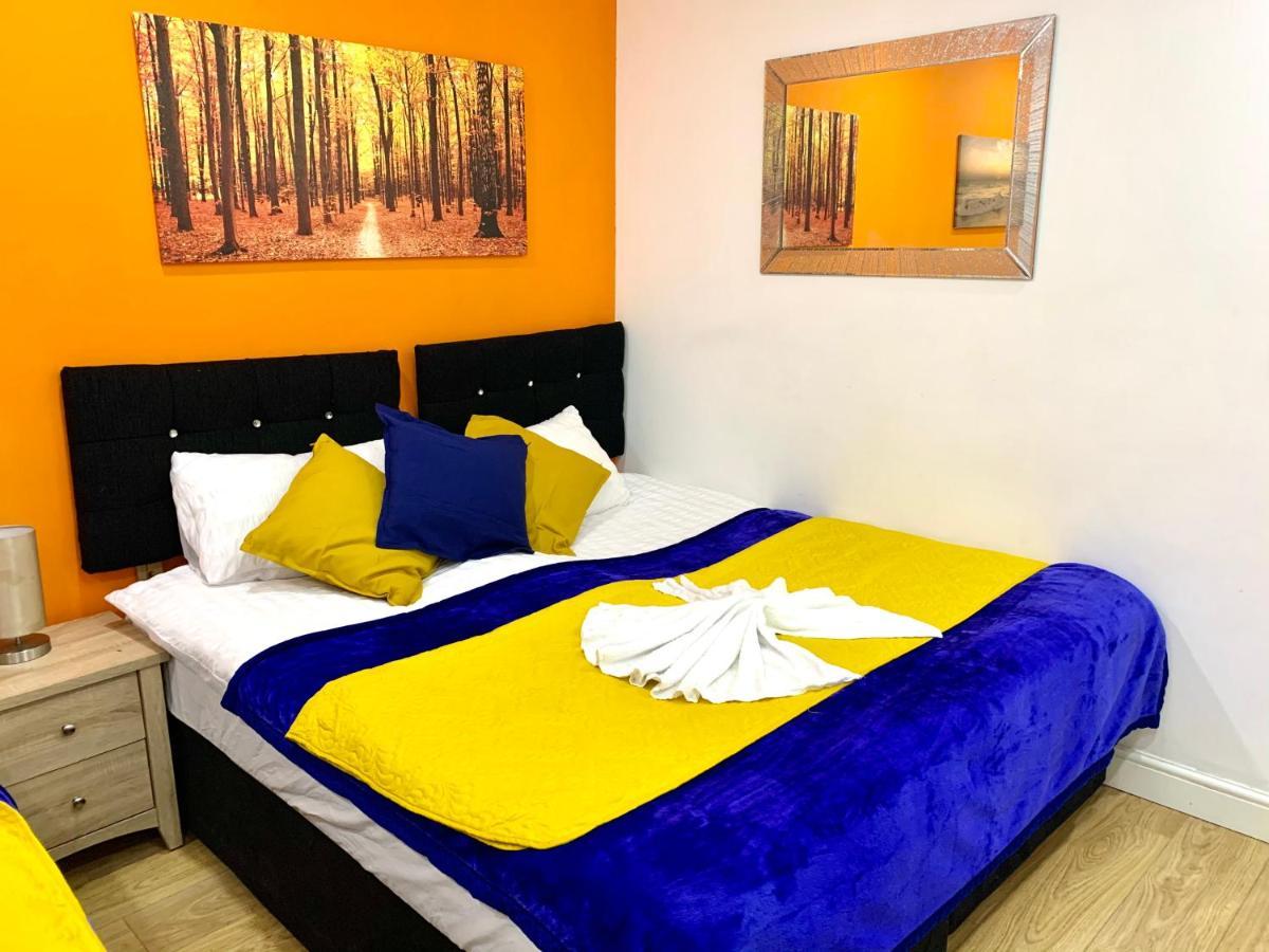 London 2 Bedroom Apartment, Kitchen, Reception And Private Garden Esterno foto