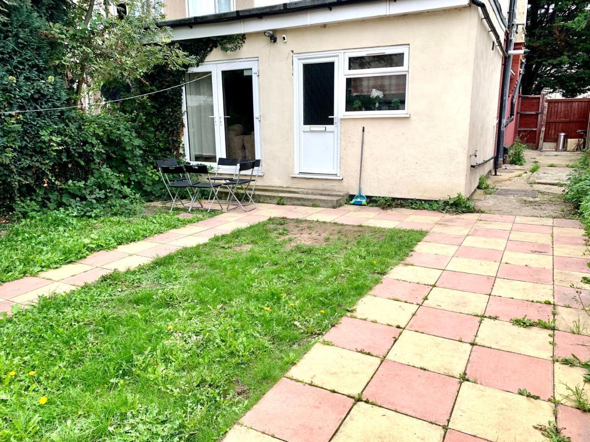 London 2 Bedroom Apartment, Kitchen, Reception And Private Garden Esterno foto