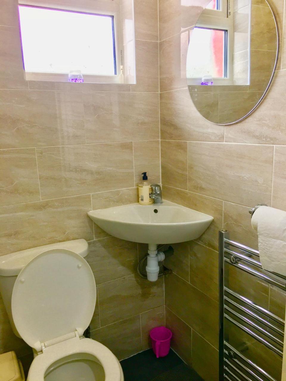 London 2 Bedroom Apartment, Kitchen, Reception And Private Garden Esterno foto