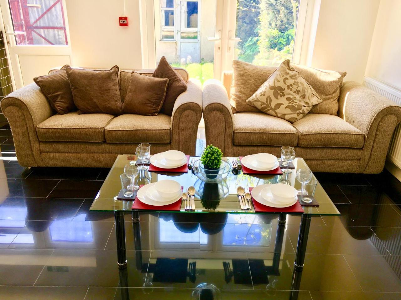 London 2 Bedroom Apartment, Kitchen, Reception And Private Garden Esterno foto