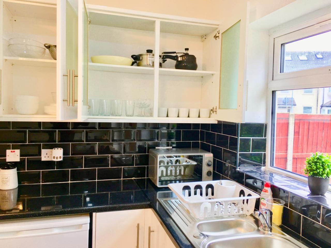 London 2 Bedroom Apartment, Kitchen, Reception And Private Garden Esterno foto