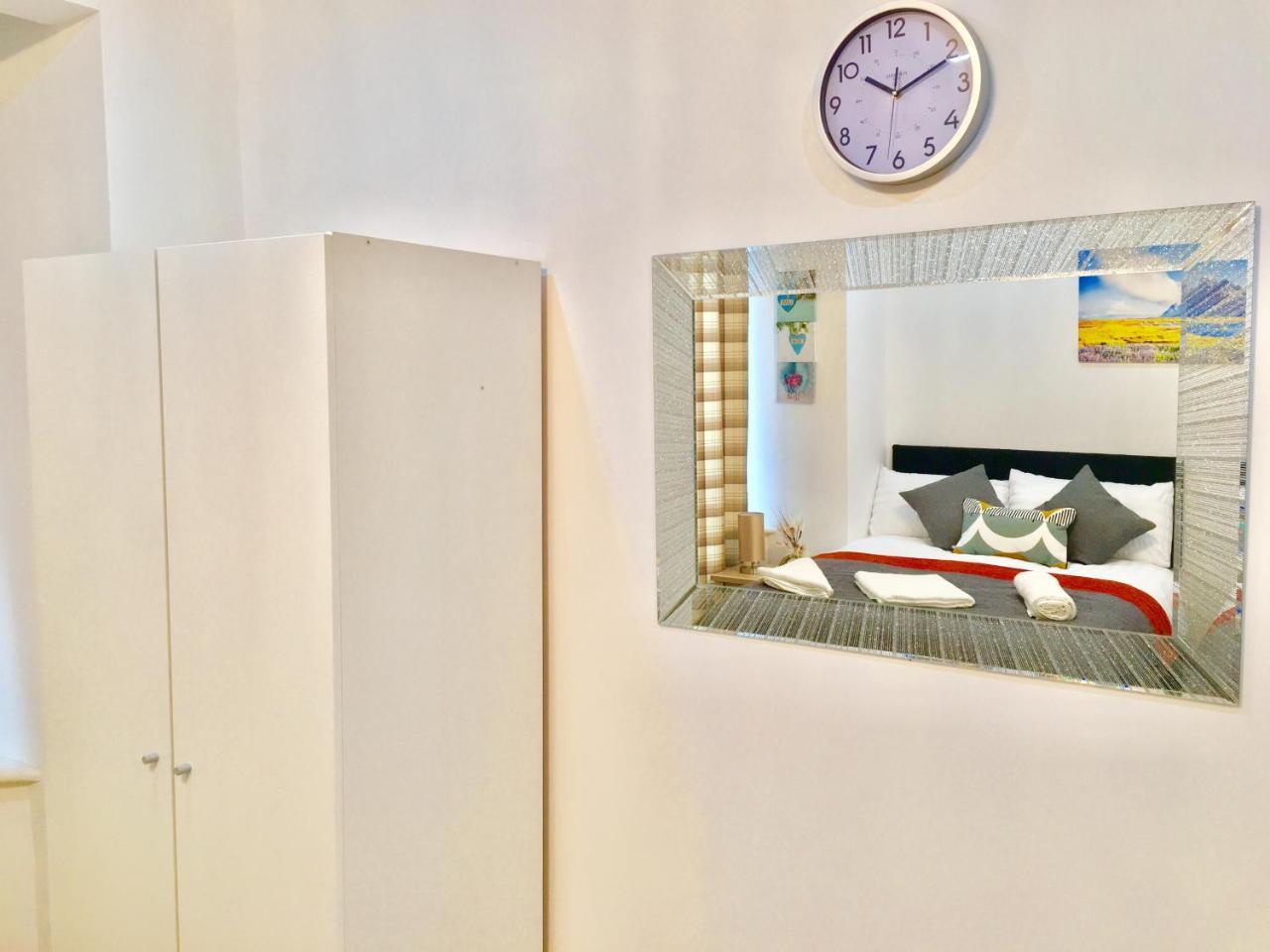 London 2 Bedroom Apartment, Kitchen, Reception And Private Garden Esterno foto
