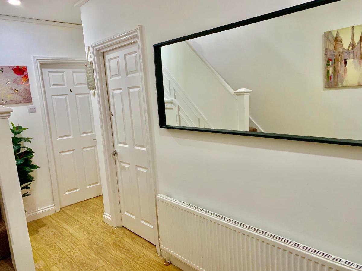 London 2 Bedroom Apartment, Kitchen, Reception And Private Garden Esterno foto
