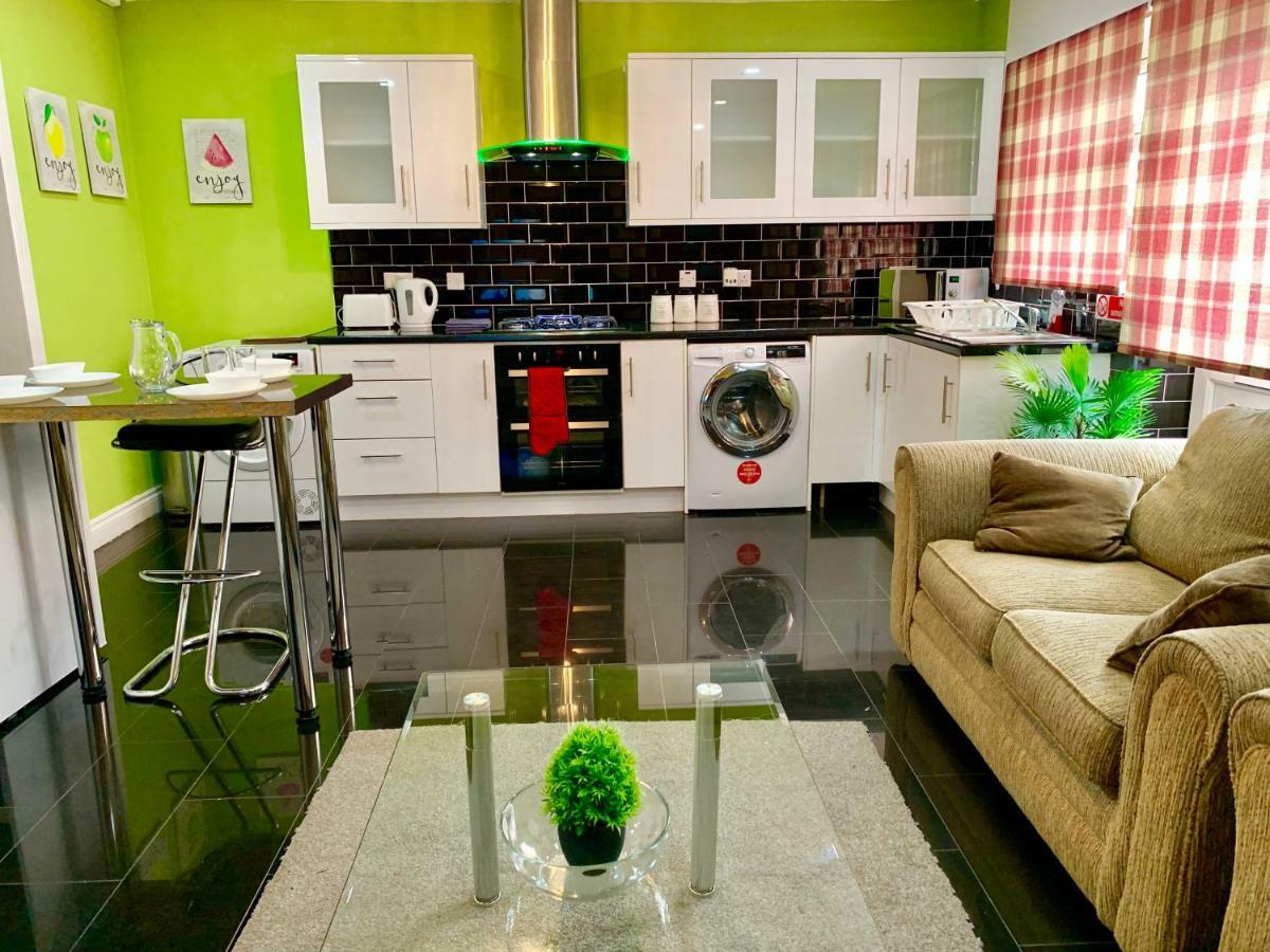 London 2 Bedroom Apartment, Kitchen, Reception And Private Garden Esterno foto