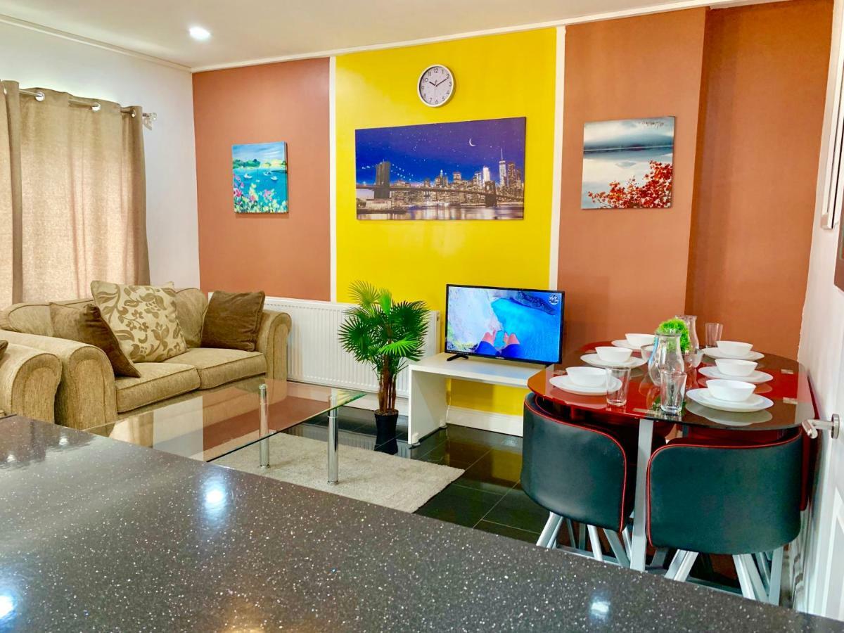 London 2 Bedroom Apartment, Kitchen, Reception And Private Garden Esterno foto