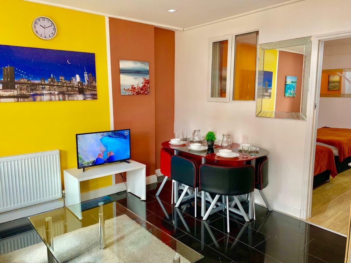 London 2 Bedroom Apartment, Kitchen, Reception And Private Garden Esterno foto