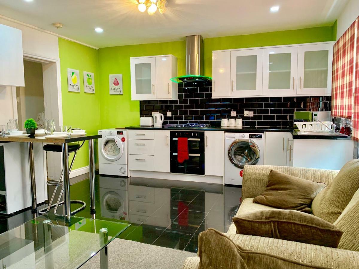 London 2 Bedroom Apartment, Kitchen, Reception And Private Garden Esterno foto