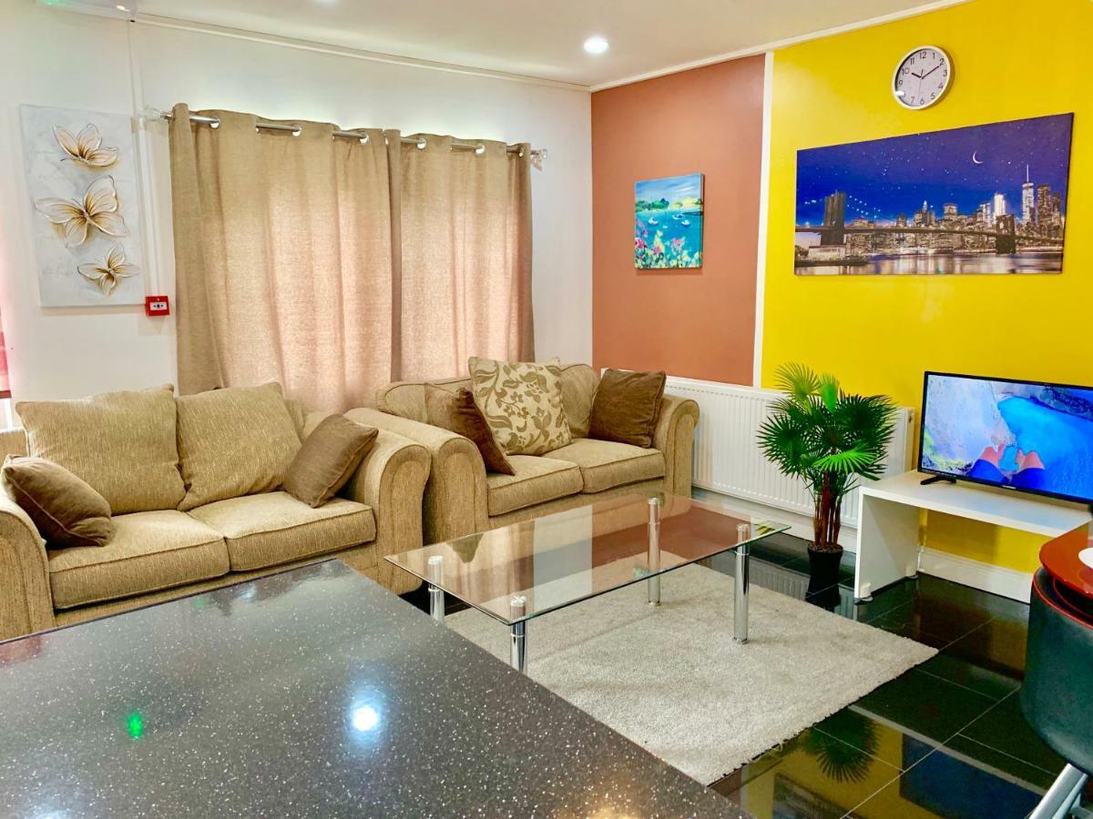 London 2 Bedroom Apartment, Kitchen, Reception And Private Garden Esterno foto