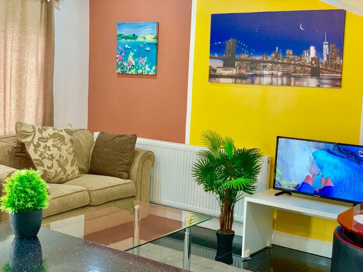 London 2 Bedroom Apartment, Kitchen, Reception And Private Garden Esterno foto